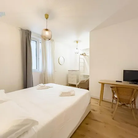 Blue Palace 5e Tirabora Short Rent דירה *