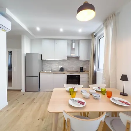 Blue Palace 5e Tirabora Short Rent דירה *